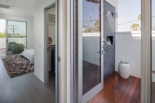 Modern_home_outdoor_shower_los_angeles.jpg